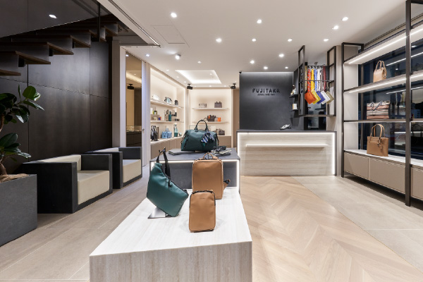 FUJITAKA TOKYO ショップの風景